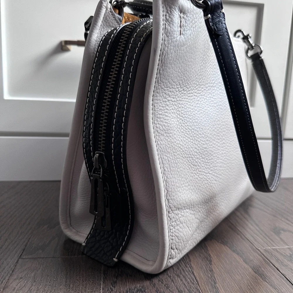 LIMITED EDITION Coach Rogue Bag / 1941 N2 RG-20315/  White with Dark Hardware - Picture 2 of 16